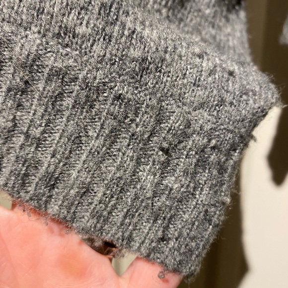 Jacob - Off the Shoulder, Long Sleeve, Crop Top - Picture 6 of 8